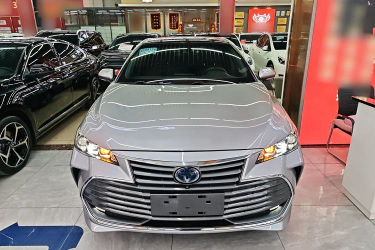 Used Toyota Avalon 2019 Dual-Engine 2.5L XLE Prestige Version China VI Standard Front