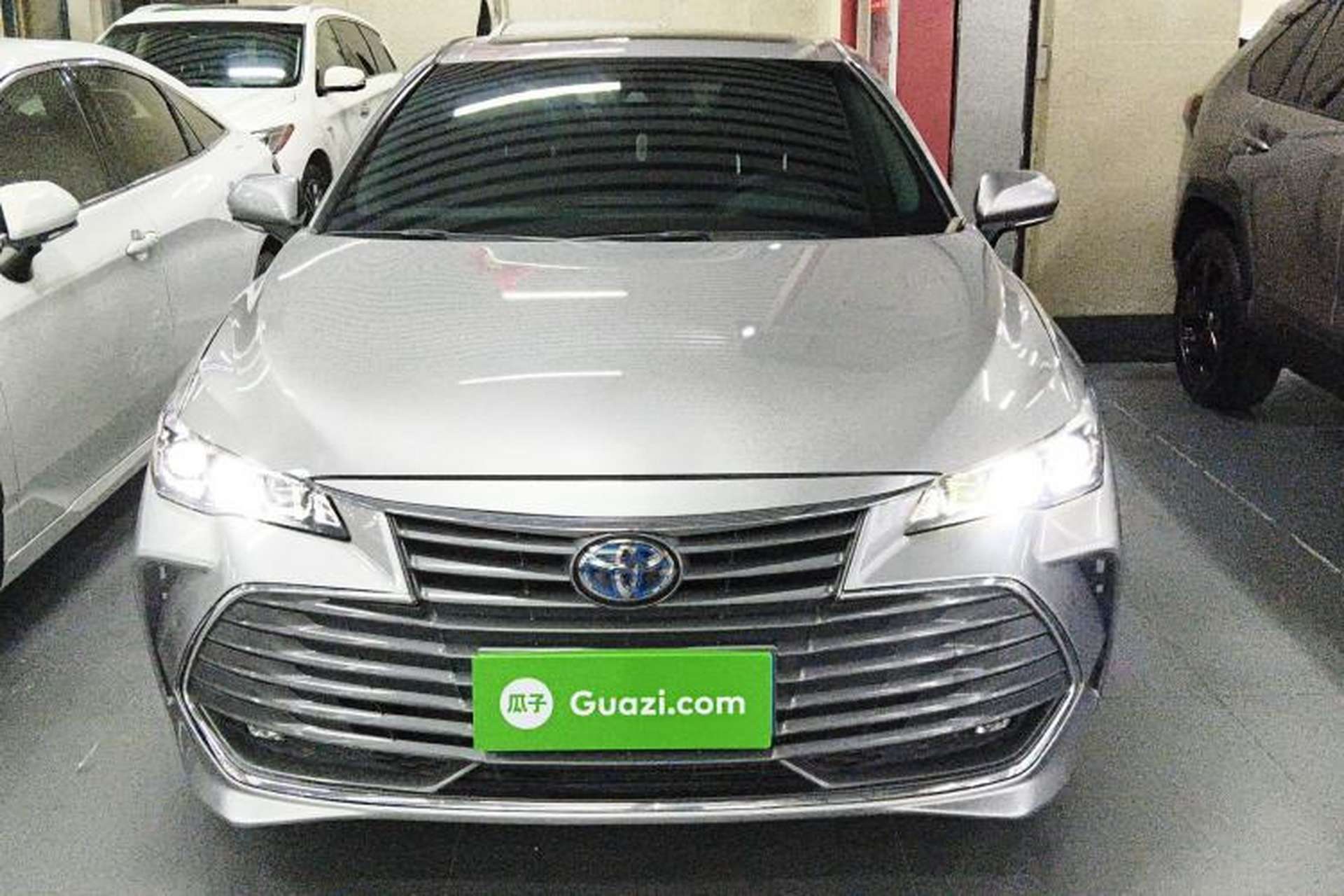 Used Toyota Avalon 2019 Dual-Engine 2.5L Luxury Edition China VI Standard Front