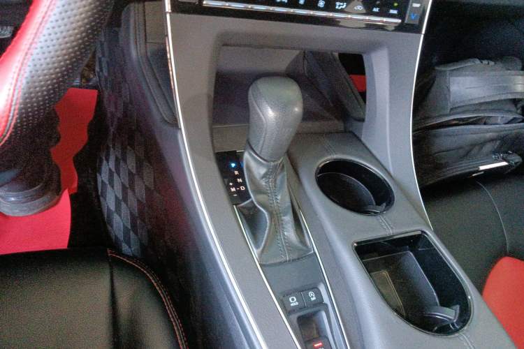 Used Toyota Avalon 2019 2.0L Ambition Edition China VI Gear Lever