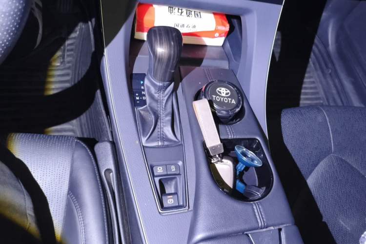 Used Toyota Avalon 2019 2.0L XLE Premium Edition China VI Gear Lever