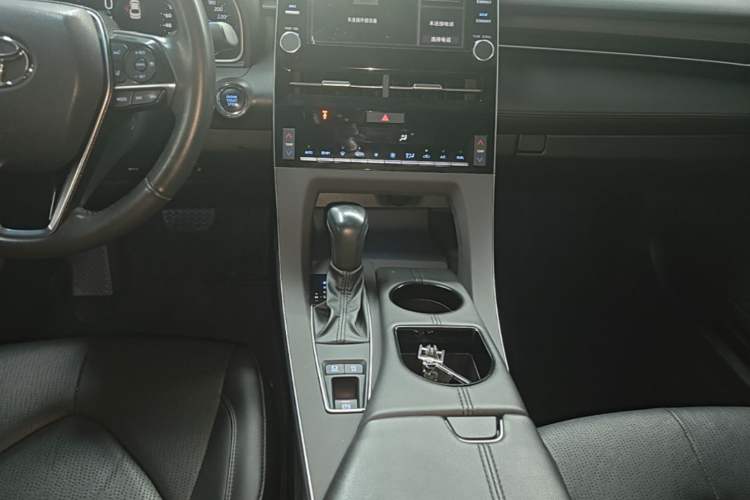 Used Toyota Avalon 2019 2.0L Luxury Edition China VI Standard Gear Lever
