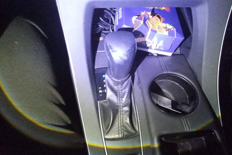 Used Toyota Avalon 2019 2.0L Luxury Edition China VI Standard Gear Lever