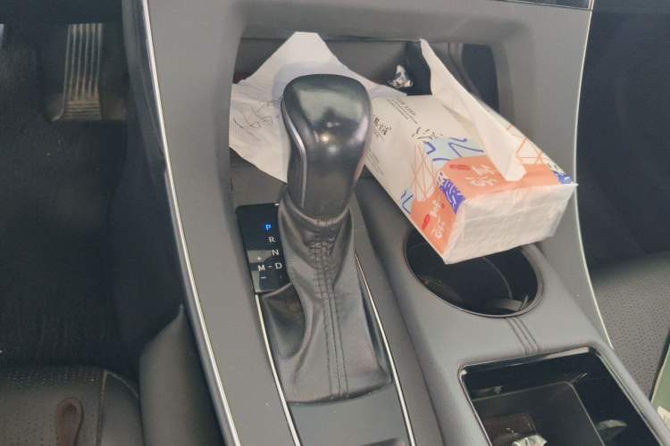 Used Toyota Avalon 2019 2.0L XLE Premium Edition China VI Gear Lever