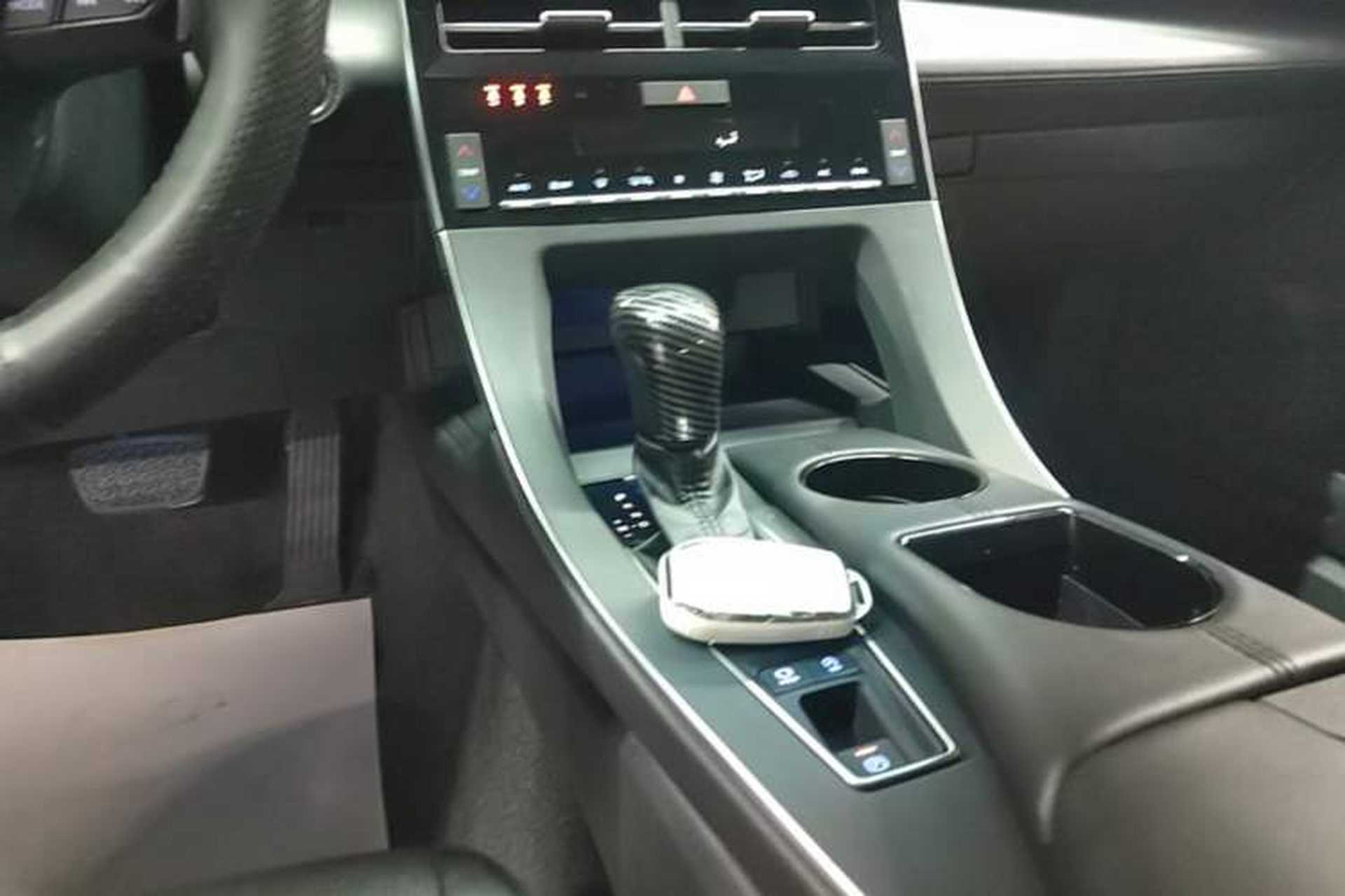 Used Toyota Avalon 2019 2.0L XLE Premium Edition China VI Gear Lever