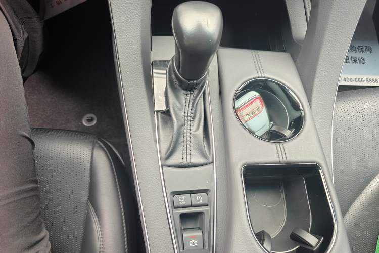 Used Toyota Avalon 2019 2.0L Luxury Edition China VI Standard Gear Lever