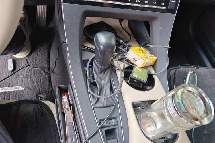 Used Toyota Avalon 2019 2.0L XLE Premium Edition China VI Gear Lever