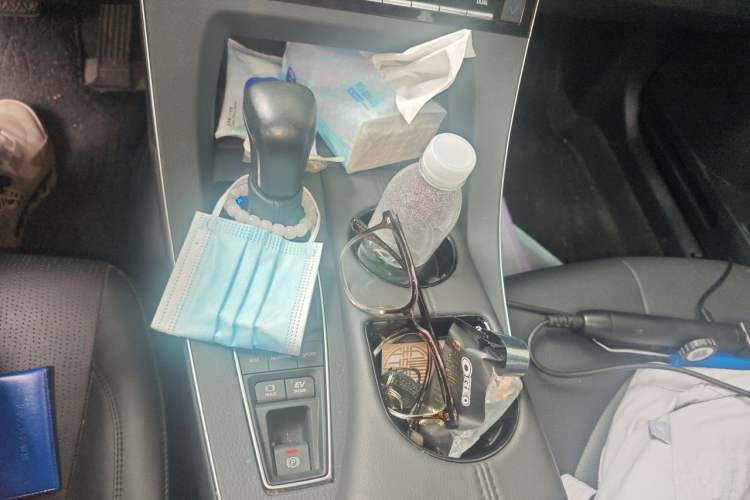 Used Toyota Avalon 2019 Dual-Engine 2.5L Luxury Edition China VI Standard Gear Lever