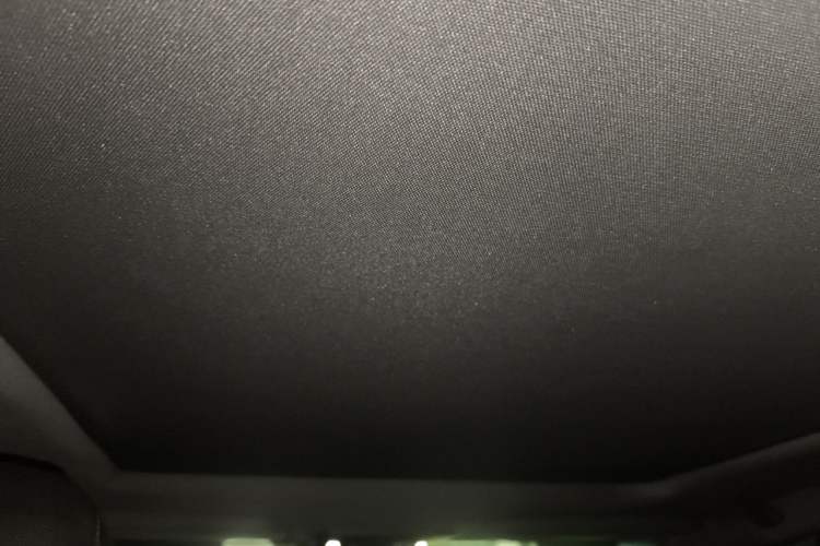 Used Toyota Avalon 2019 Dual-Engine 2.5L XLE Prestige Version China VI Standard Headliner