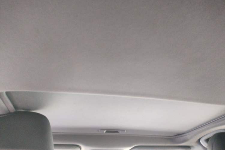 Used Toyota Avalon 2019 2.0L XLE Premium Edition China VI Headliner