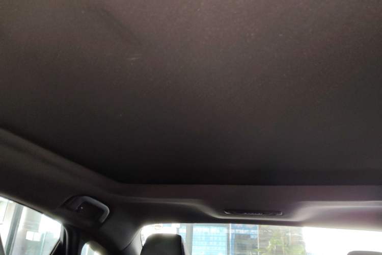 Used Toyota Avalon 2019 2.5L Touring Premium Version China VI Standard Headliner