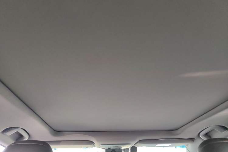 Used Toyota Avalon 2019 Dual-Engine 2.5L XLE Prestige Version China VI Standard Headliner