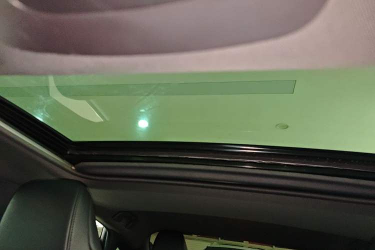 Used Toyota Avalon 2019 2.0L Luxury Edition China VI Standard Headliner