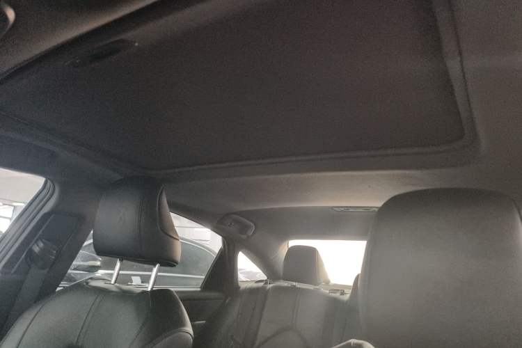 Used Toyota Avalon 2019 2.0L Luxury Edition China VI Standard Headliner