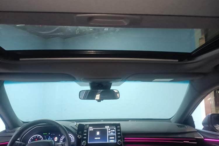 Used Toyota Avalon 2019 2.0L XLE Premium Edition China VI Headliner