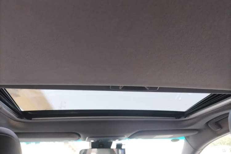 Used Toyota Avalon 2019 2.0L Luxury Edition China VI Standard Headliner