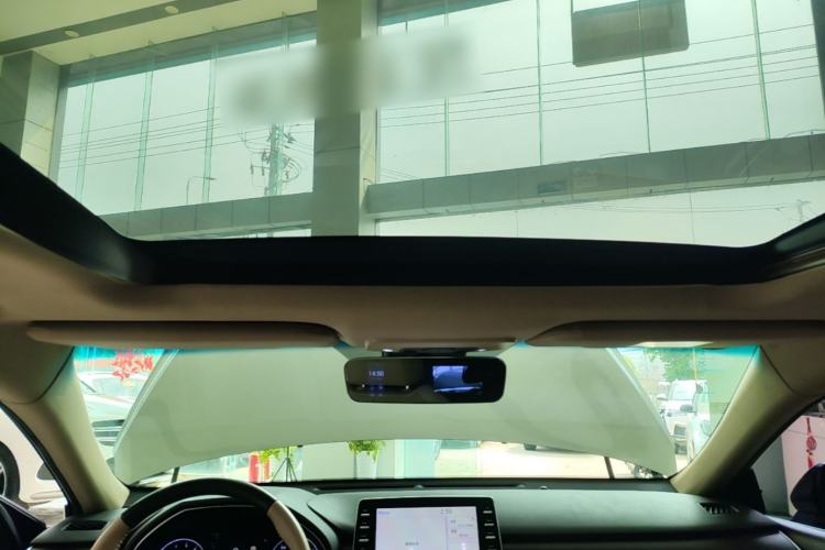 Used Toyota Avalon 2019 2.5L Touring Premium Version China VI Standard Headliner