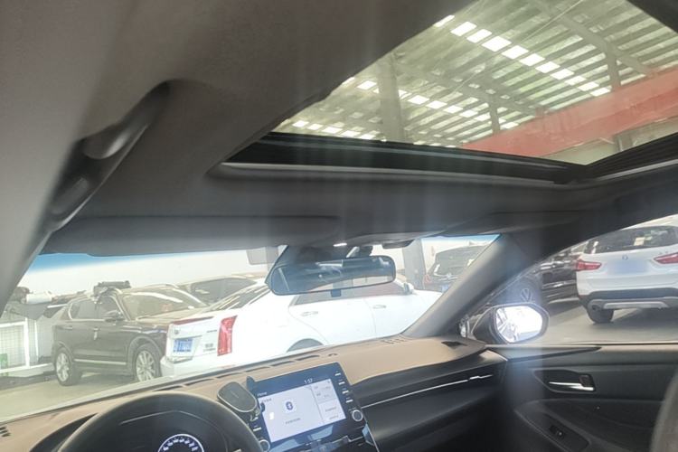 Used Toyota Avalon 2019 2.0L XLE Premium Edition China VI Headliner
