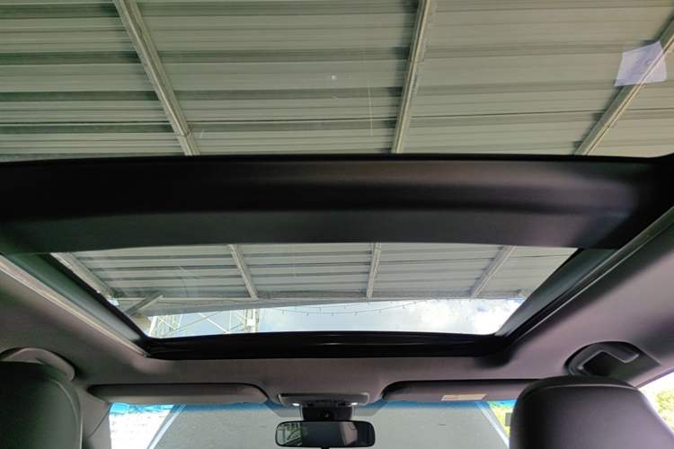 Used Toyota Avalon 2019 2.5L Touring Premium Version China VI Standard Headliner
