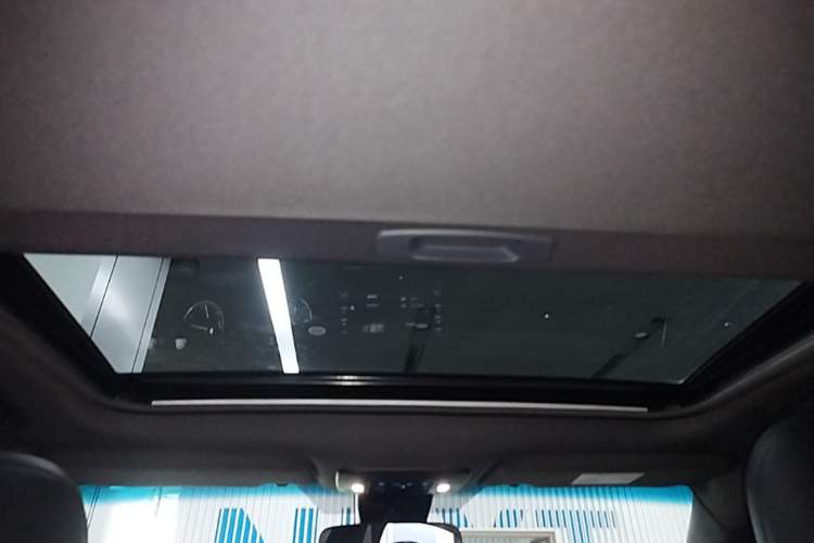 Used Toyota Avalon 2019 2.0L XLE Premium Edition China VI Headliner