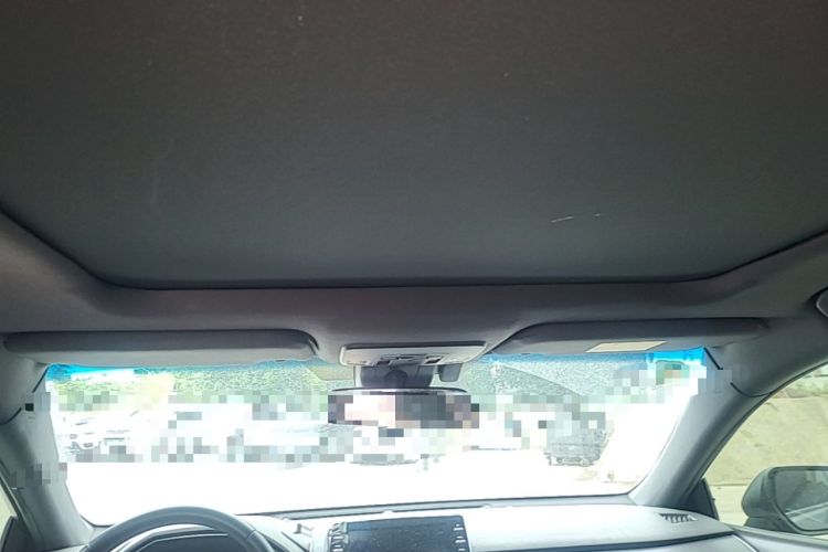 Used Toyota Avalon 2019 Dual-Engine 2.5L XLE Prestige Version China VI Standard Headliner