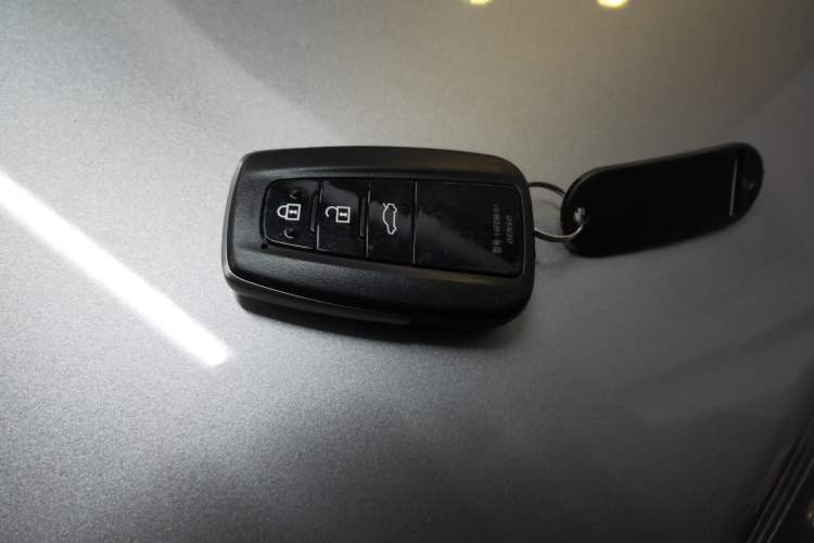 Used Toyota Avalon 2019 Dual-Engine 2.5L Luxury Edition China VI Standard Interior 1