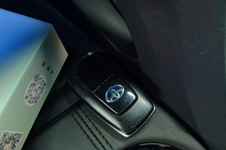 Used Toyota Avalon 2019 Dual-Engine 2.5L Luxury Edition China VI Standard Interior 1