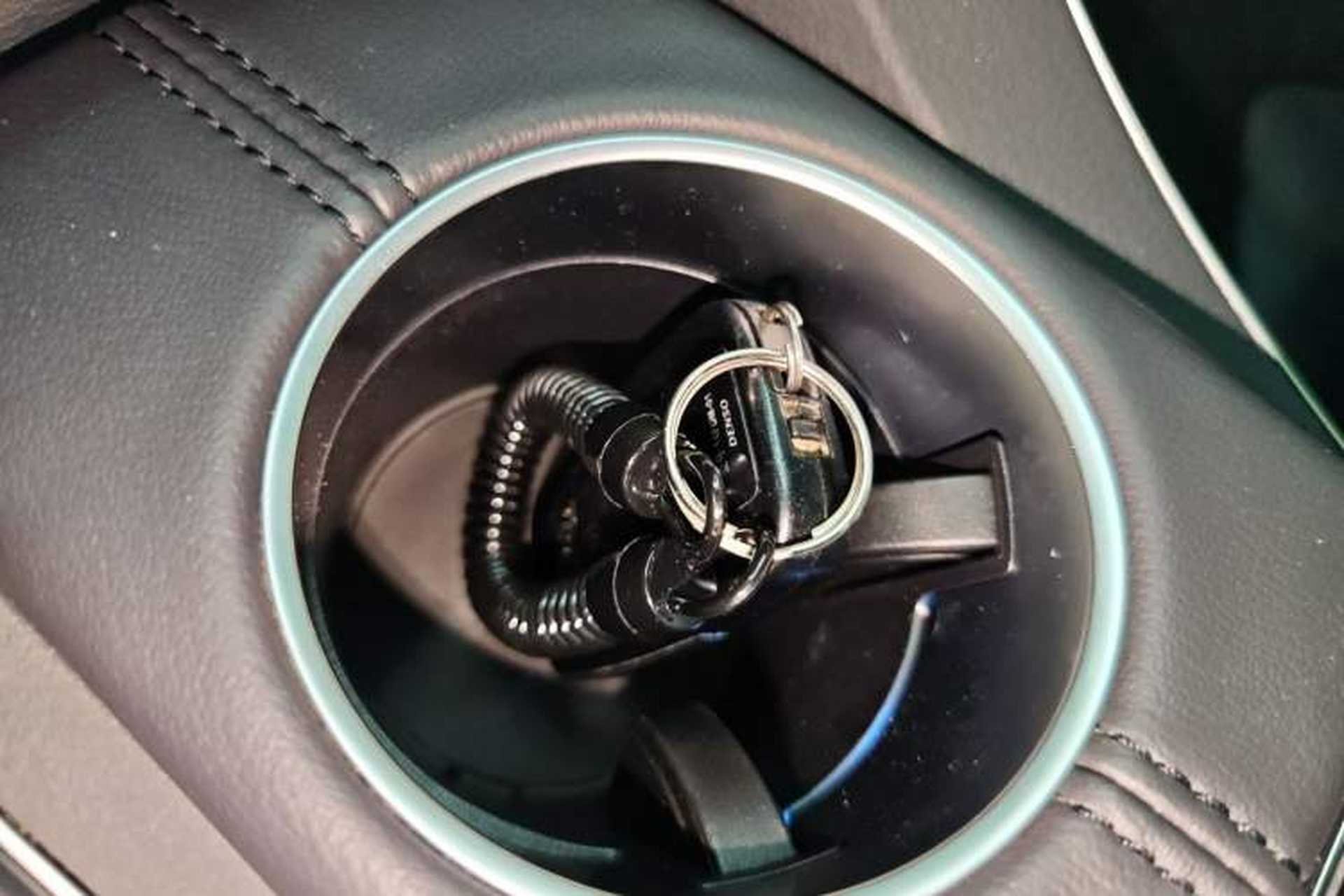 Used Toyota Avalon 2019 Dual-Engine 2.5L XLE Prestige Version China VI Standard Interior 1