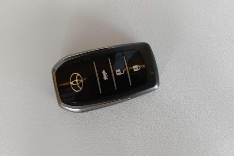 Used Toyota Avalon 2019 Dual-Engine 2.5L Luxury Edition China VI Standard Interior 1