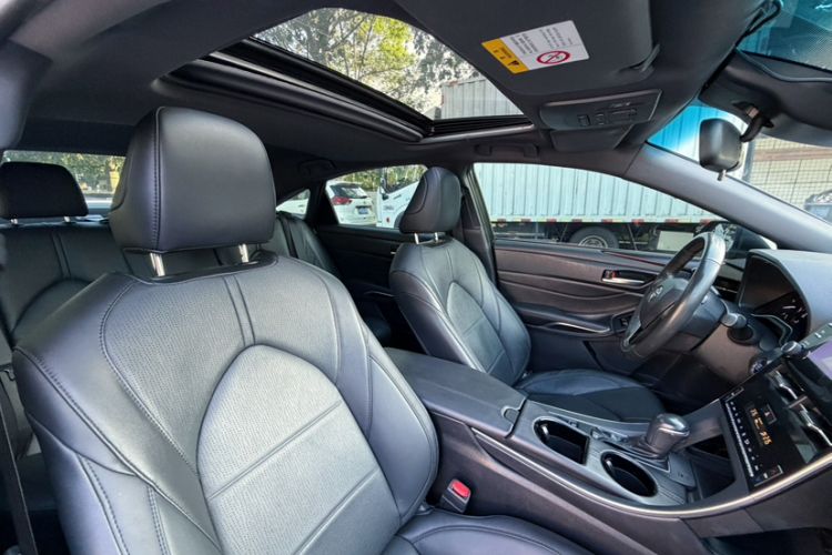 Used Toyota Avalon 2019 2.0L Luxury Edition China VI Standard Interior 10