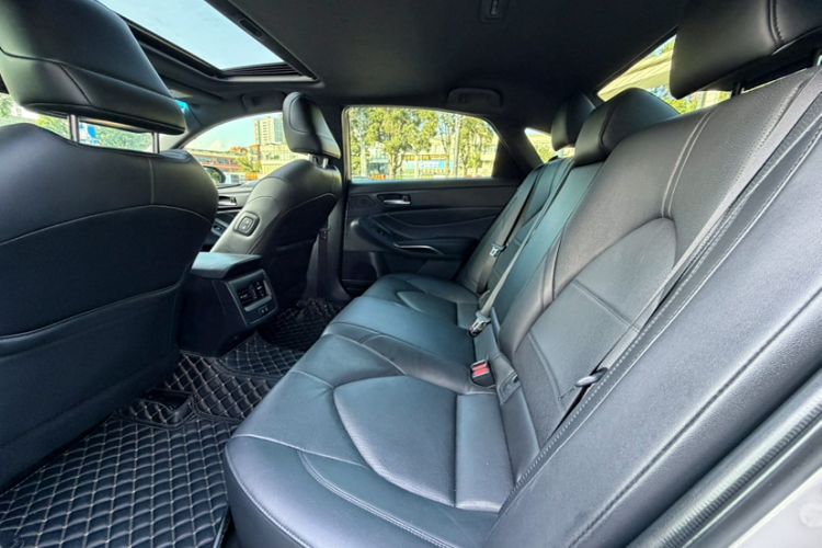 Used Toyota Avalon 2019 2.0L Luxury Edition China VI Standard Interior 11