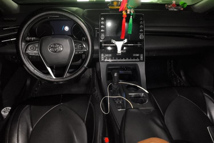 Used Toyota Avalon 2019 Dual-Engine 2.5L XLE Prestige Version China VI Standard Interior 2