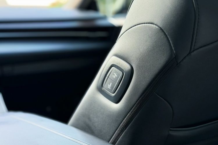 Used Toyota Avalon 2019 2.0L Luxury Edition China VI Standard Interior 2
