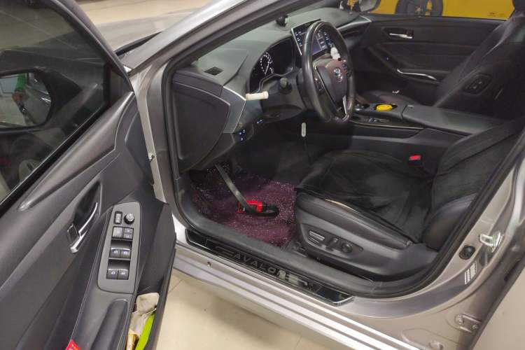 Used Toyota Avalon 2019 Dual-Engine 2.5L Luxury Edition China VI Standard Interior 3