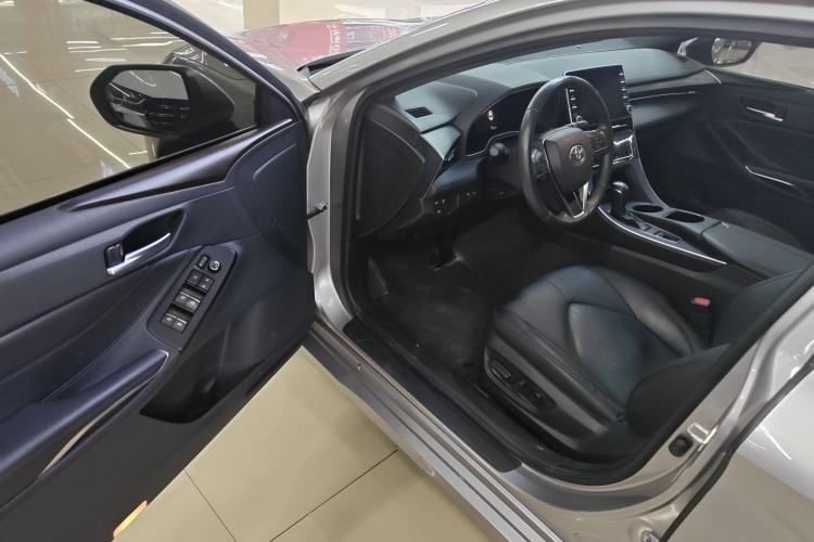 Used Toyota Avalon 2019 2.0L Luxury Edition China VI Standard Interior 3