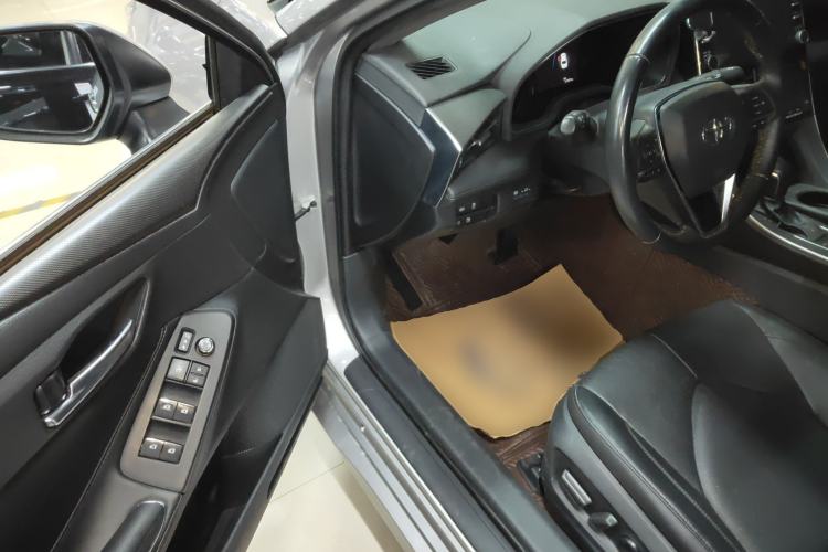 Used Toyota Avalon 2019 Dual-Engine 2.5L Luxury Edition China VI Standard Interior 3