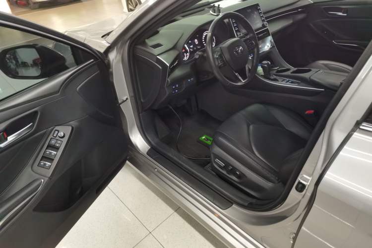 Used Toyota Avalon 2019 Dual-Engine 2.5L Luxury Edition China VI Standard Interior 3