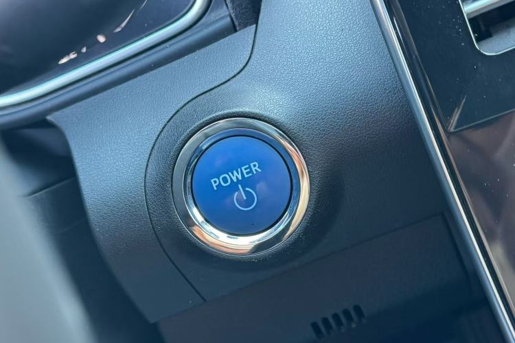 Used Toyota Avalon 2019 Dual-Engine 2.5L Luxury Edition China VI Standard Interior 3