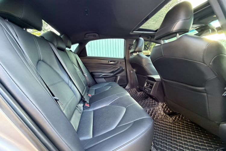Used Toyota Avalon 2019 2.0L Luxury Edition China VI Standard Interior 4