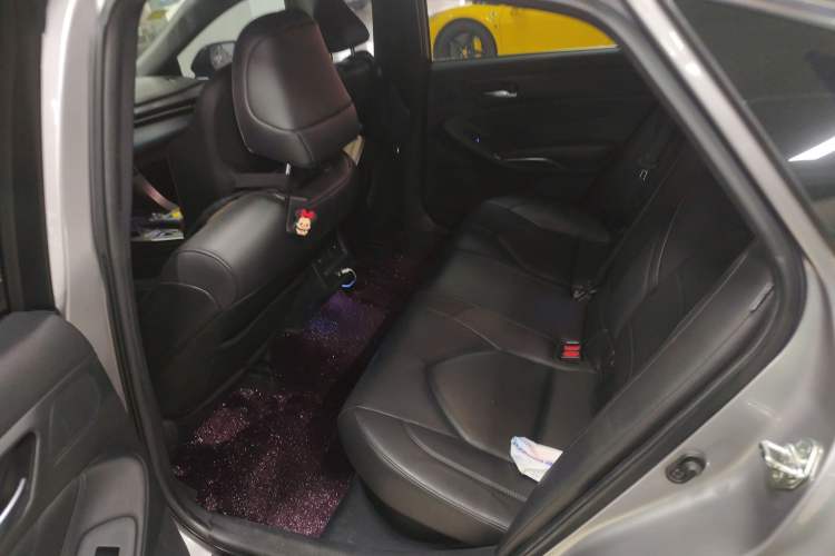 Used Toyota Avalon 2019 Dual-Engine 2.5L Luxury Edition China VI Standard Interior 4