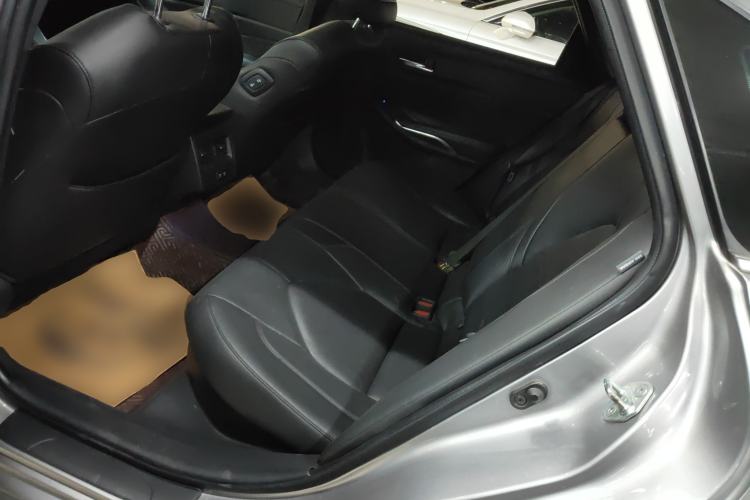 Used Toyota Avalon 2019 Dual-Engine 2.5L Luxury Edition China VI Standard Interior 4