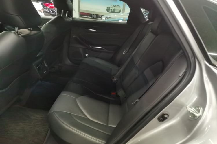 Used Toyota Avalon 2019 Dual-Engine 2.5L Luxury Edition China VI Standard Interior 4