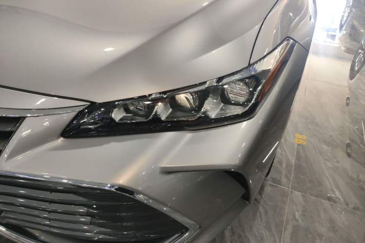 Used Toyota Avalon 2019 2.5L Touring Premium Version China VI Standard Left Front Headlight