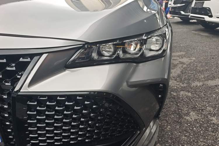 Used Toyota Avalon 2019 2.5L Touring Premium Version China VI Standard Left Front Headlight