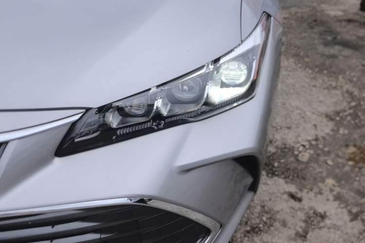 Used Toyota Avalon 2019 2.5L Touring Premium Version China VI Standard Left Front Headlight