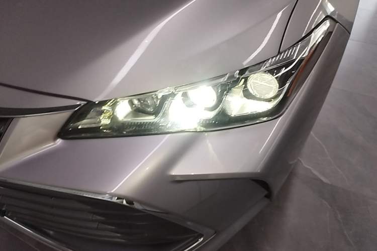 Used Toyota Avalon 2019 2.0L XLE Premium Edition China VI Left Front Headlight