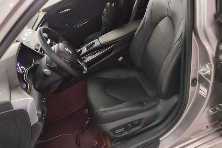 Used Toyota Avalon 2019 2.5L Touring Premium Version China VI Standard Left Front Seat