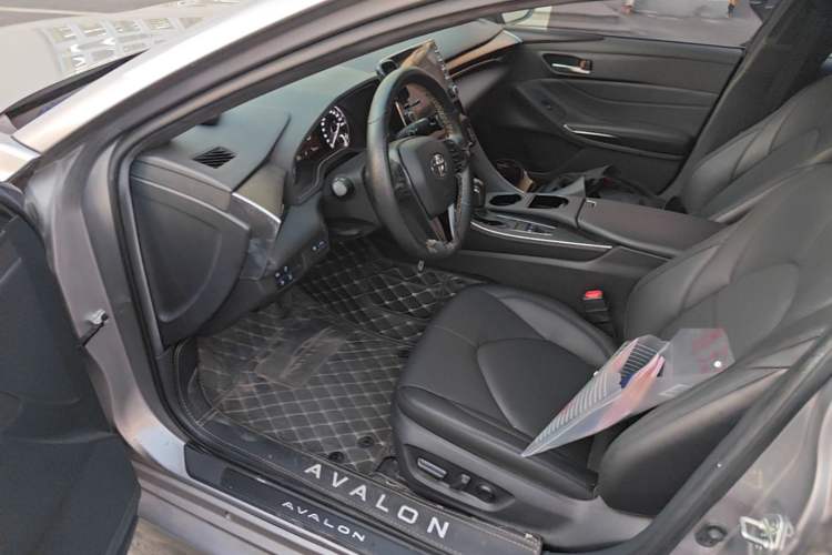 Used Toyota Avalon 2019 2.0L XLE Premium Edition China VI Left Front Seat