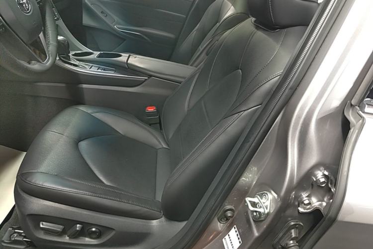 Used Toyota Avalon 2019 2.0L XLE Premium Edition China VI Left Front Seat