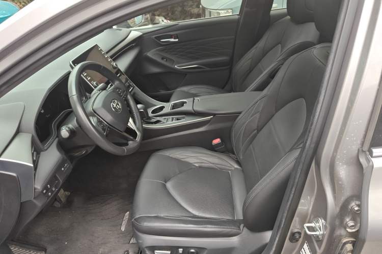 Used Toyota Avalon 2019 Dual-Engine 2.5L XLE Prestige Version China VI Standard Left Front Seat