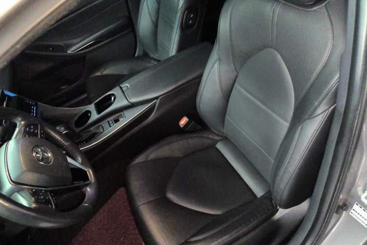 Used Toyota Avalon 2019 2.0L XLE Premium Edition China VI Left Front Seat
